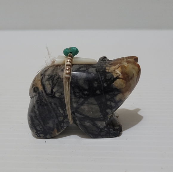Vintage Native American Zuni Fetish Chunky Marble Onix Bear 2.25" Long - Signed. - Picture 2 of 7